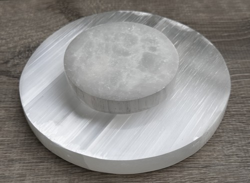 Polished Selenite Circle Charging Plate for Crystal Cleansing, Size 3", 4" & 6" - Picture 36 of 40