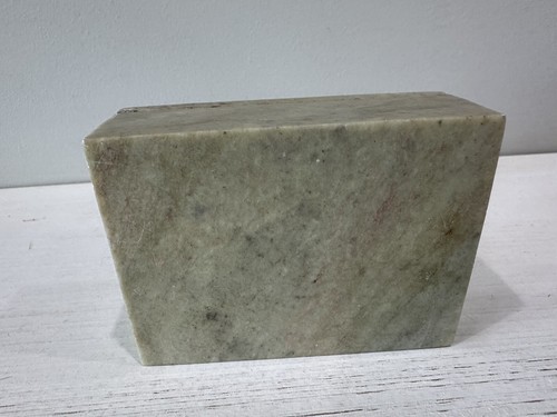 Vintage Soapstone Trinket Box Mother of Pearl Inlay Flowers & Leaves 3" x 4” - Picture 4 of 5