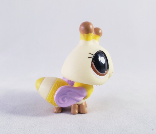 Littlest Pet Shop Bee #1987 & Ladybug #1988 Valentine Pack Figures - Picture 4 of 18