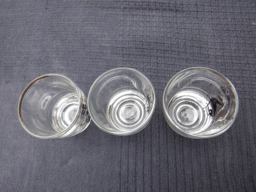 Set of 6 Mid Century Gold Rimmed Funky Strutting Reindeer Deer Stag Shot Glasses - Bild 19 von 22