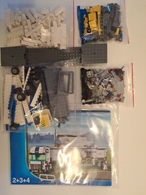 LEGO CITY 7743 CENTRAL POLICE TRUCK used complete