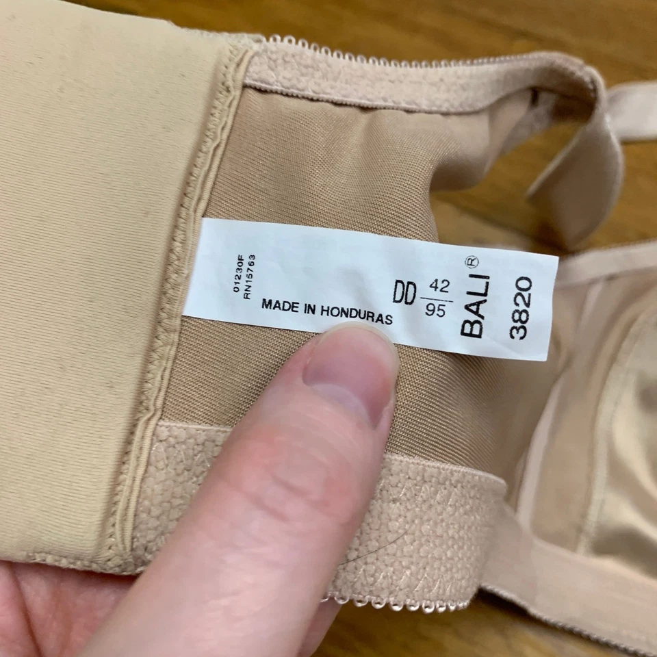 Sujetador Bali 3820 Talla 42DD Beige Cobertura Completa Inalámbrico Cómodo Lencería Diaria Foto 4 de 4