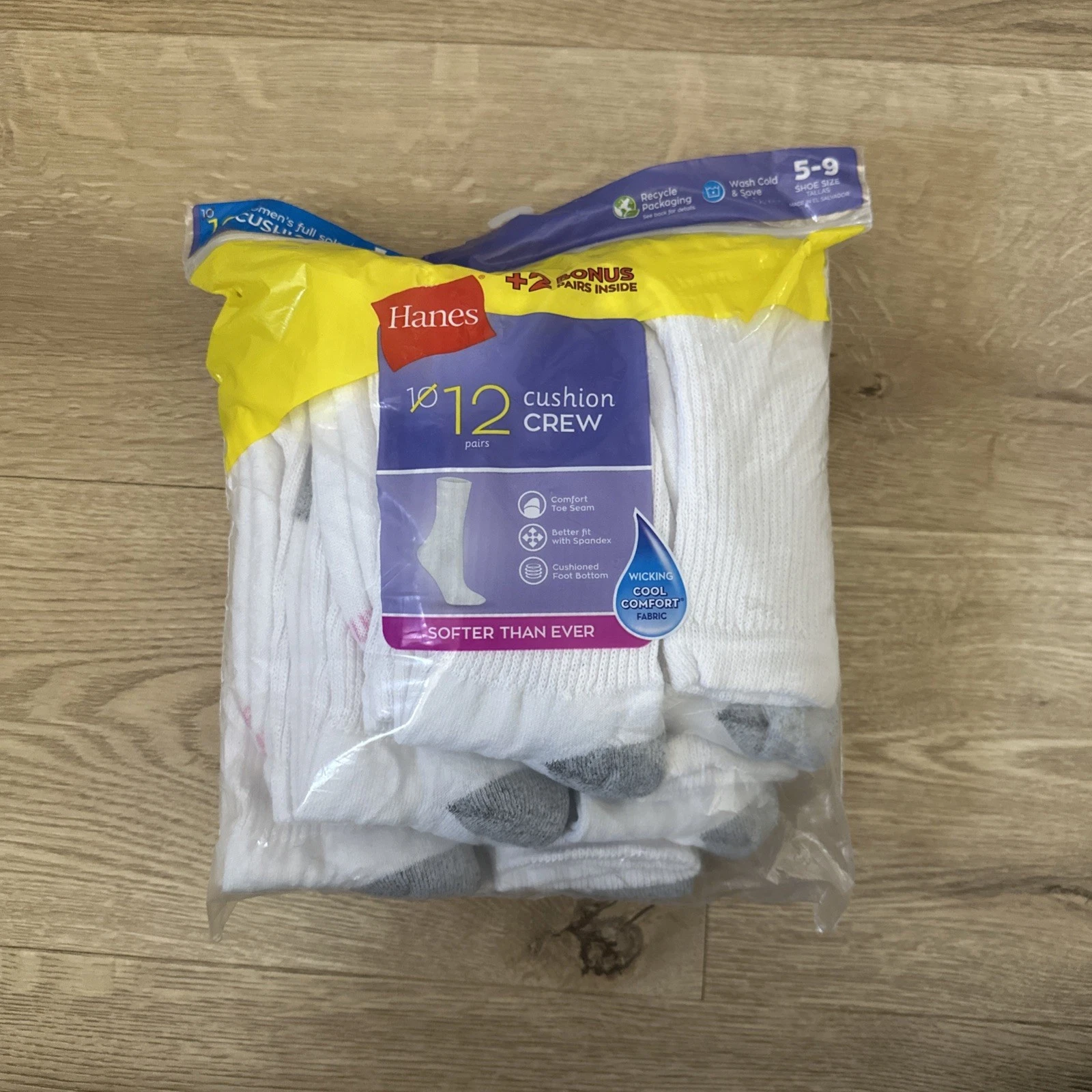 Hanes Comfort Cushioned Sole Women’s Crew Socks 12 Pairs White Size 5-9