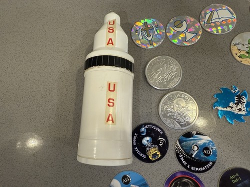 VINTAGE Pogs Lot Of 64 & 2 Slammers 1995 Hardee's Apollo 13 Toy Rocket Case - Picture 2 of 10