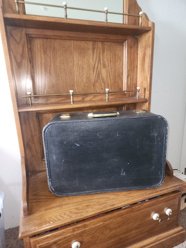 Vintage Lady Baltimore Luggage - Picture 5 of 18