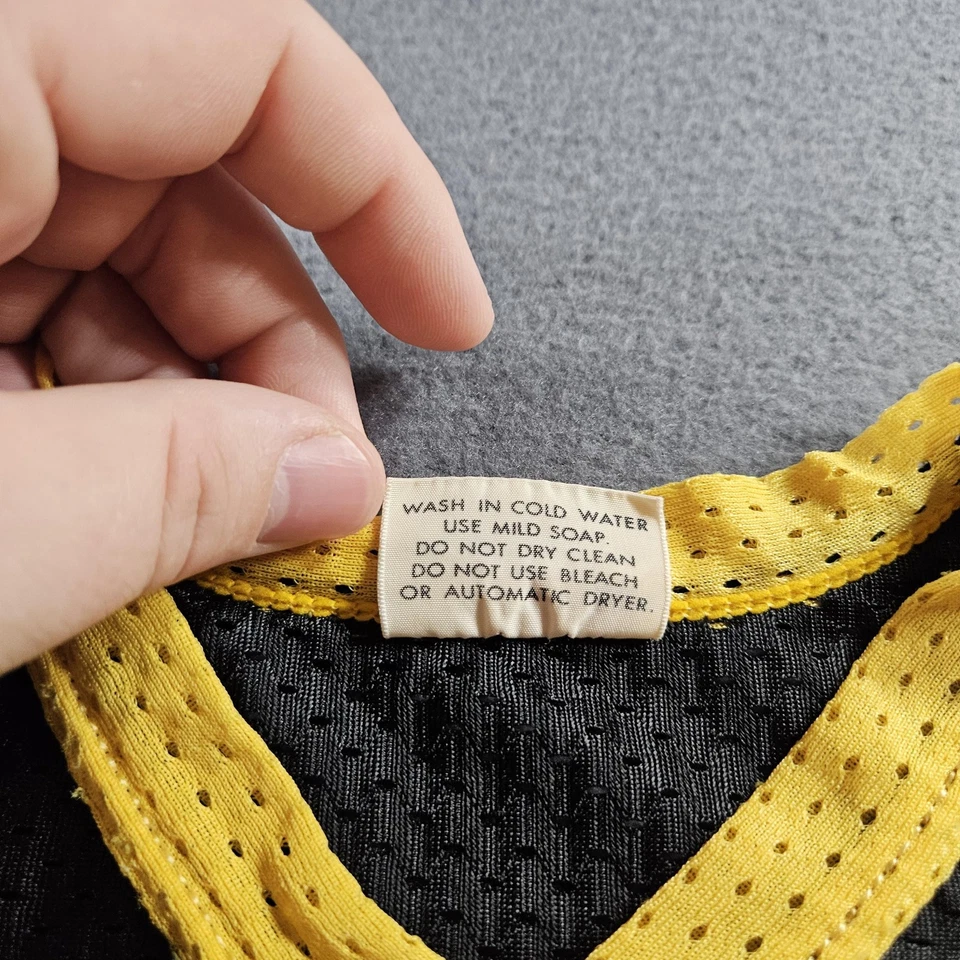 Camisa masculina vintage Rawlings XL preta amarela malha 12 feita nos EUA futebol anos 70 - Imagem 4 de 4