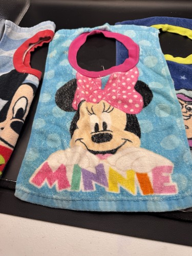 Disney Jr Mickey Mouse 3 Pack Cloth Toddler Bibs 6M+ Buzz Lightyear, Minnie - Picture 4 of 8