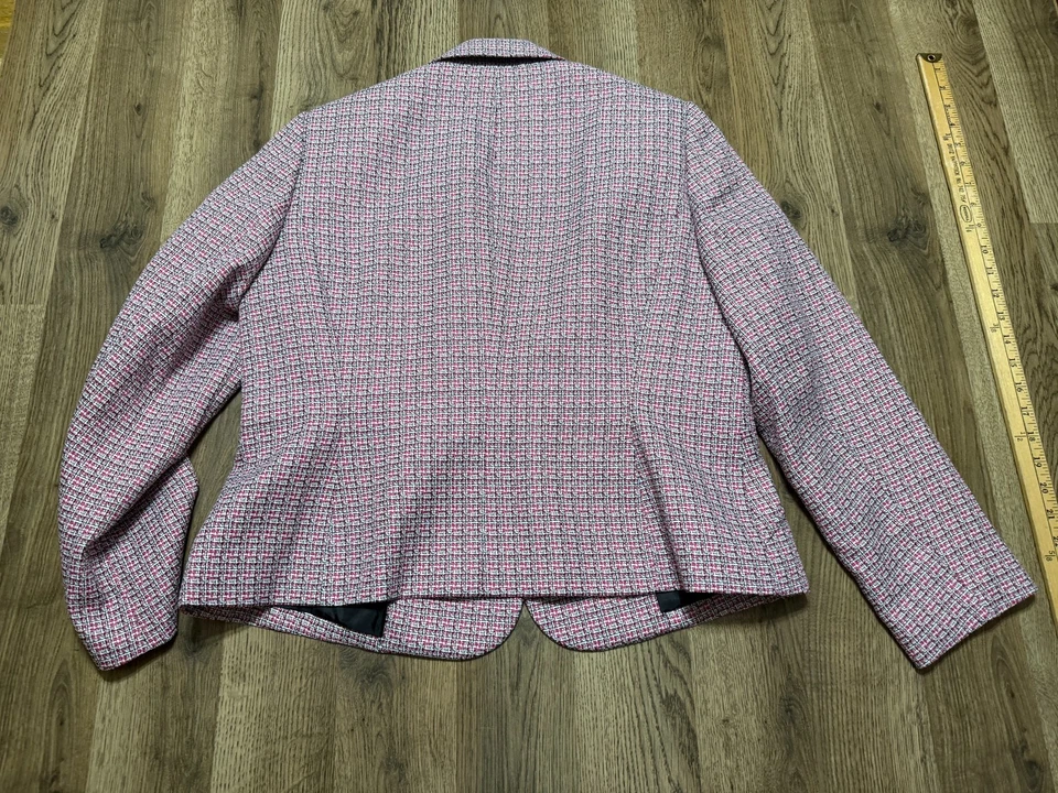 Le Suit Jacket, Women's Size 14 Petite, Pink Black, Plaid Tweed Button Up Blazer - Image 2 of 4