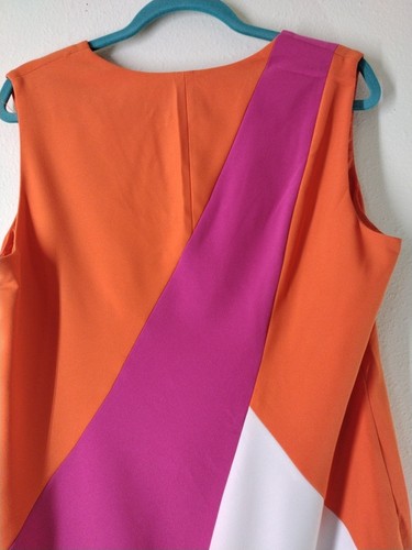 Abito donna Anne Klein taglia 16 arancione/rosa lunghezza ginocchio senza maniche scollo a V foderato - Foto 5 di 9