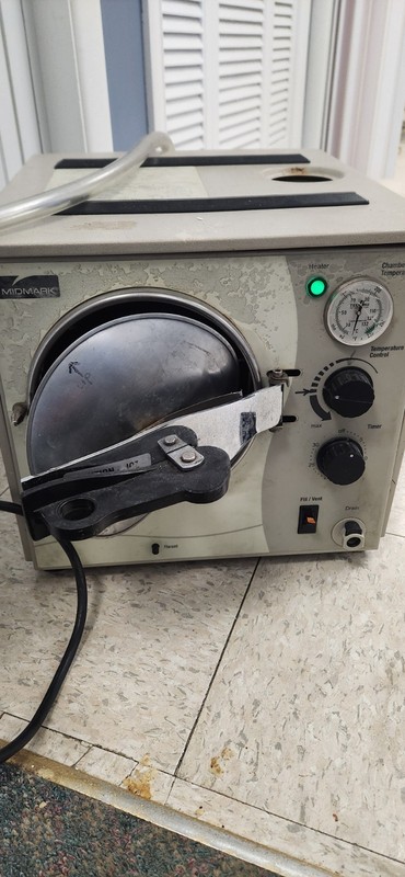 Midmark Ritter M7 Speedclave M7-011 Dental Medical Sterilizer Autoclave & Trays