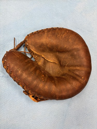 Vintage 1940s? Rawlings Baseball Catchers Mitt - Picture 2 of 5