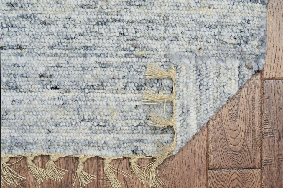 Linon Berber Loop Hand Woven Wool 3'6"x5'6" Rug in Natural - Image 2 of 4