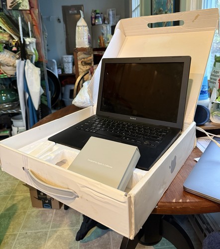 Vintage MacBook z pudełkiem | A1181 | rzadka czarna wersja