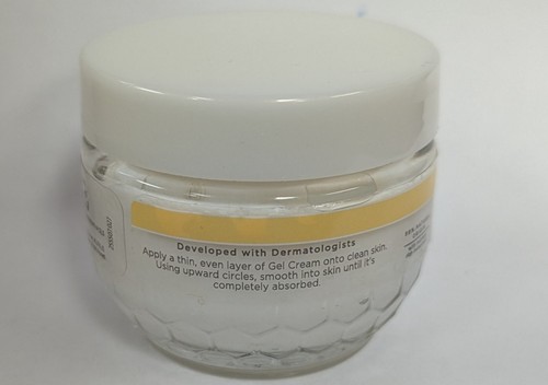 LOT OF 2 BURT'S BEES HYDRATING GEL CREAM 1.8OZ EACH NEW IN BOX - Picture 6 of 7
