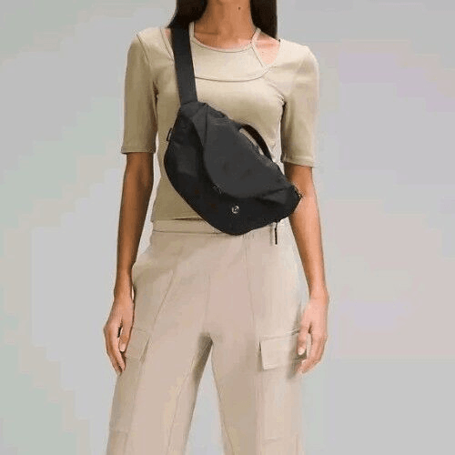 BRAND NEW Sold Out Lululemon Curved Crossbody Bag 3L | eBay