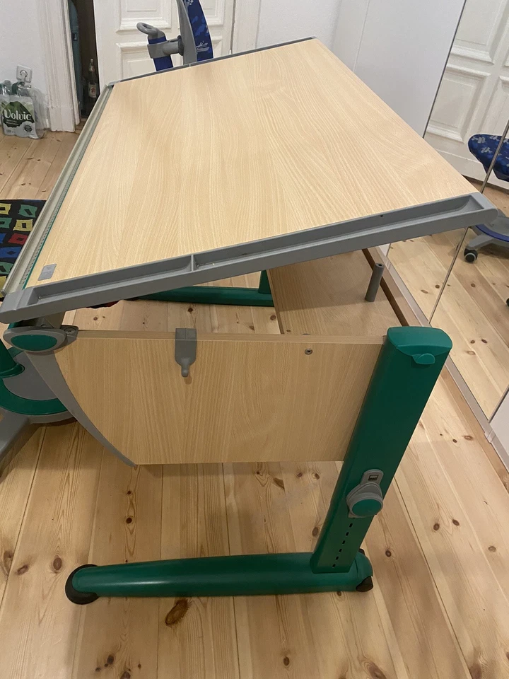 Moll Schreibtisch und Stuhl, höhenverstellbar