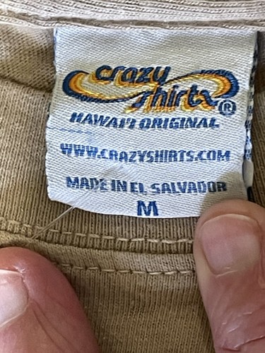 Crazy Shirts Hawaii Tee Med “Board Meeting” Tablas de Surf Kona Café Teñido Nuevo - Imagen 7 de 15