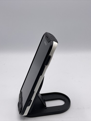 Kyocera DuraForce Pro - E6820 - 32GB - Black & white (AT&T) GRADE A 0603 - Picture 2 of 12