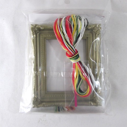 Design Works Santa Claus Ho Ho Ho Counted Cross Stitch Mini Picture Kit 2" X 3" - Picture 5 of 6