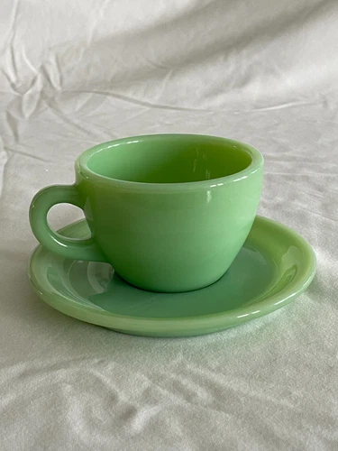 VTG Fire-King Jadeite Ovenware Restaurant C Handle Coffee/Tea Cup  & Saucer 