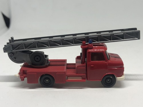 Wiking HO 1/87 Opel Blitz Fire Truck with Ladder - White bumpers and chassis - Picture 5 of 6