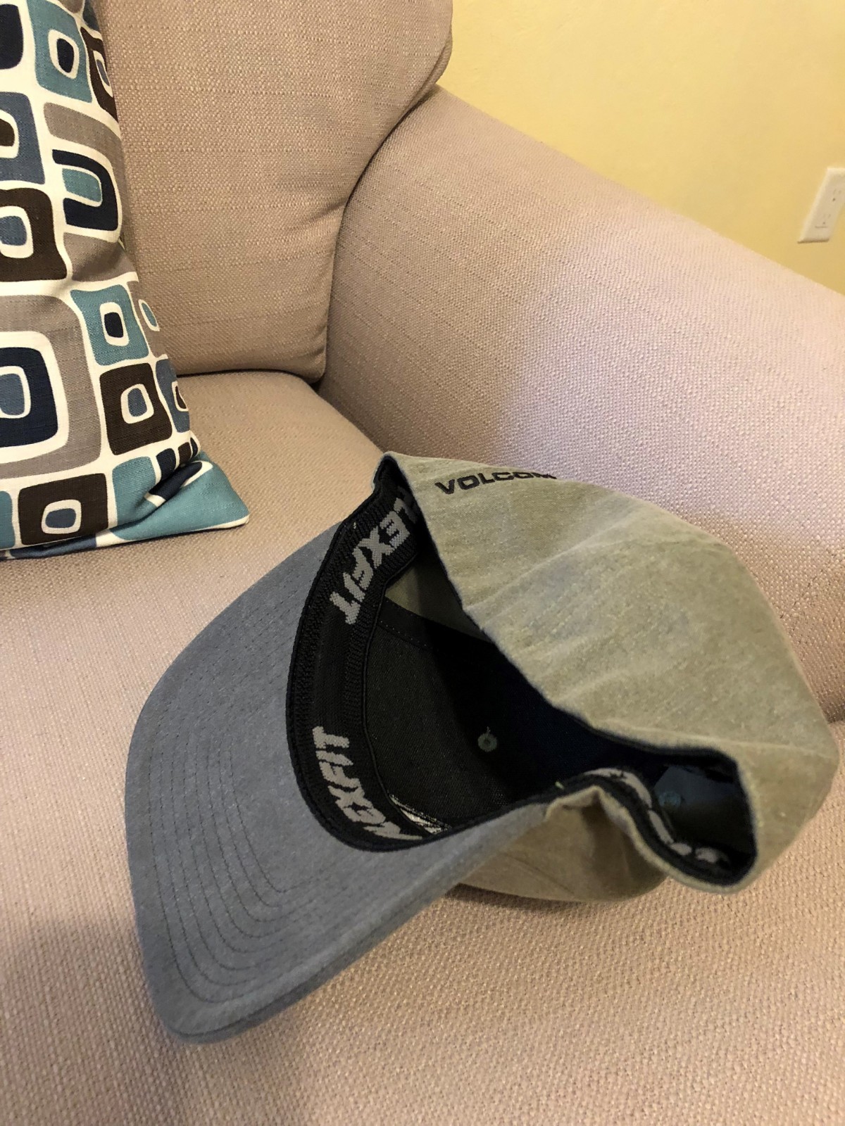Volcom FlexFit Hat - L-XL - FlexFit BRAND NEW 66c9a1 Volcom FlexFit Hat - L-XL - FlexFit BRAND NEW 66c9a1