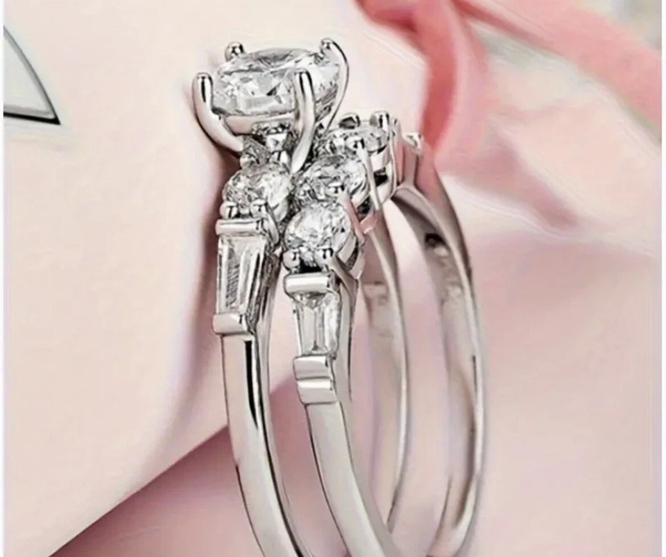 Precioso conjunto de compromiso de boda anillo de diamantes de circonita cúbica creado en laboratorio talla 9 Foto 3 de 4