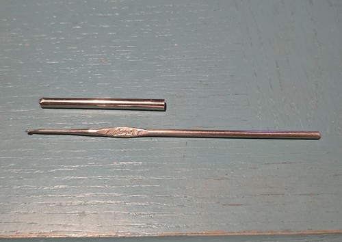 Vintage Boye Crochet Hook Size 7 - with original cap. Made in USA
