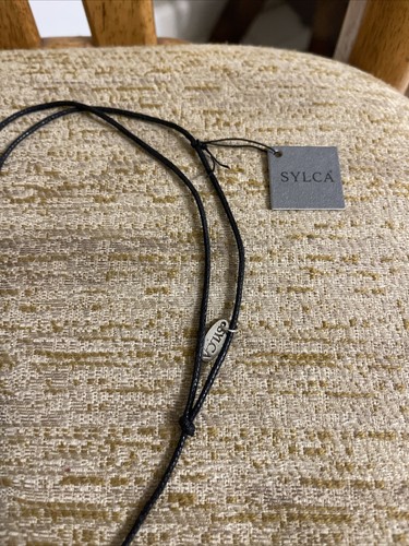 Gorgeous Sylca Wooden Red Bird Necklace  Cord - Picture 4 of 5