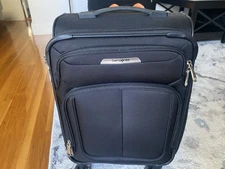 Samsonite Solyte DLX 20 inch Softside Expandable Spinner Luggage Carry On Black