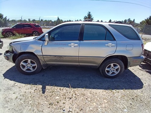 Transfer Case from 2000 Lexus RX300 3.0L AT 12138774 - Picture 11 of 12
