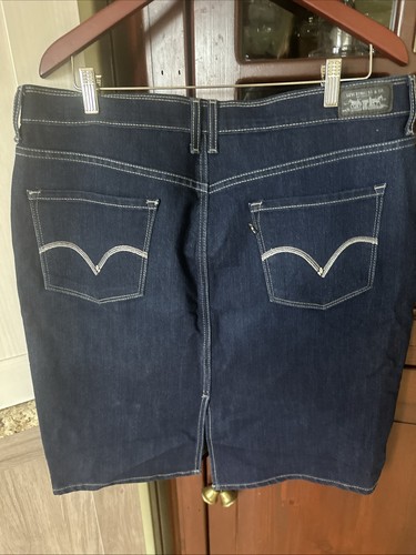 Women’s Levi’s Denim Skirt Size 16 NWOT - Picture 3 of 4