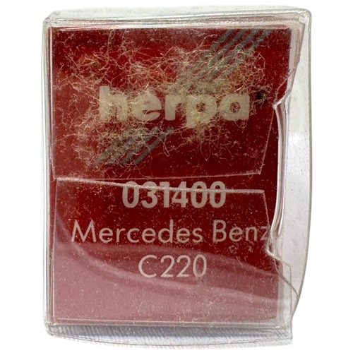 Herpa Mercedes Benz C220 C-Klasse W202 - 031400 - 1:87 H0 - INKgrafiX TOYS A332 - Picture 10 of 11