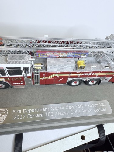 1/50 Fire Replicas 2017 FDNY Ferrara 100' Ladder 122 FR146-122 - Bild 3 von 14
