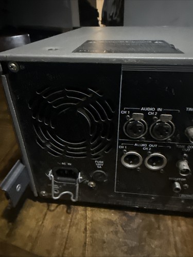 Panasonic AJ-D450 DVCPRO (DVCAM/DV) Professional Video Tape Recorder - Picture 19 of 24