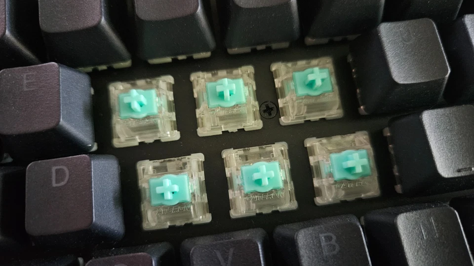 Steelseries Apex Pro Gen 3 full size HE gaming keyboard Gateron Lekker switches - Image 3 of 4