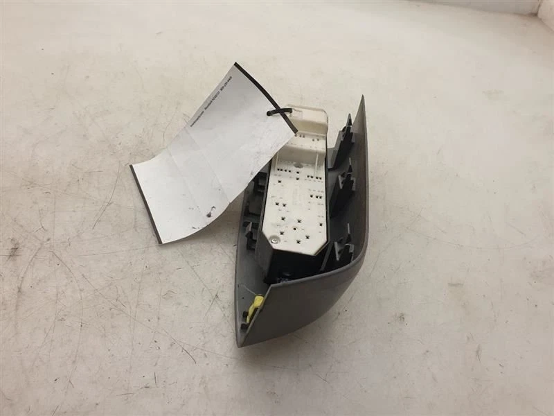 Toyota Tundra SR5 2013 doble cabina lado del pasajero puerta delantera interruptor de ventana  Foto 3 de 4