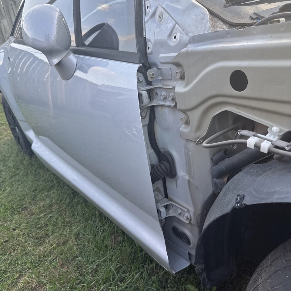 Оригинальные верхние и нижние петли передней двери для Mitsubishi Eclipse 2006-2012 годов выпуска под правую руку - Изображение 3 из 3