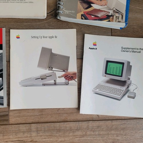 Vintage 1984 Apple IIc Computer Monitor User's Manuals And Guides - Afbeelding 5 van 10