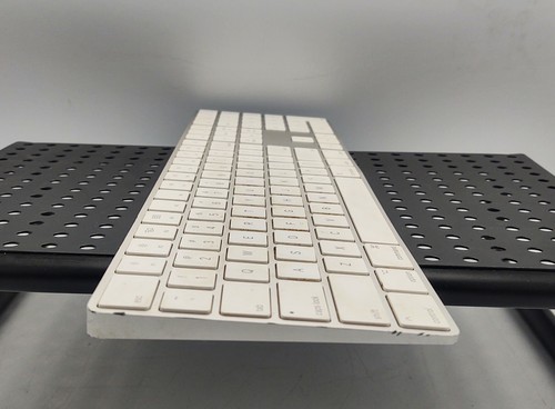 Apple A1843 Wireless Rechargeable Bluetooth Magic Keyboard With Numeric Keypad - Picture 4 of 7