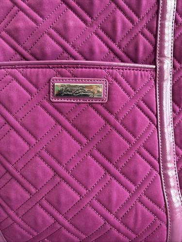 Vera Bradley Tasche gesteppt Kunstlederbesatz PFLAUME LILA sieht unbenutzt aus! - Bild 3 von 6
