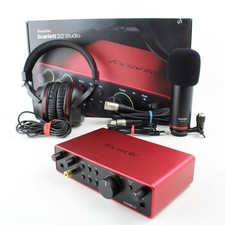 Focusrite Scarlett 2i2 4th Gen Studio - USB Audio Recording Bundle