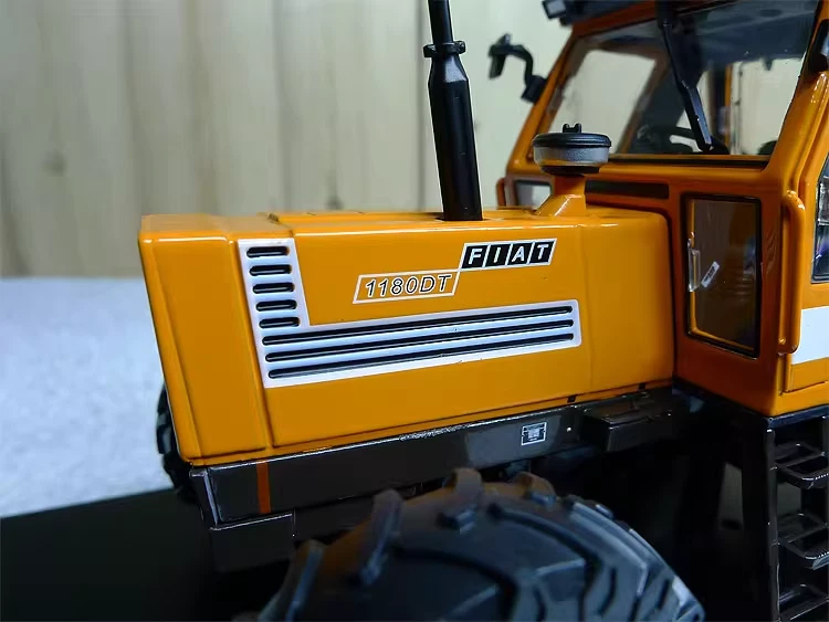 1:32 scale Fiat 1180 DT diecast tractor model  - Image 3 of 4