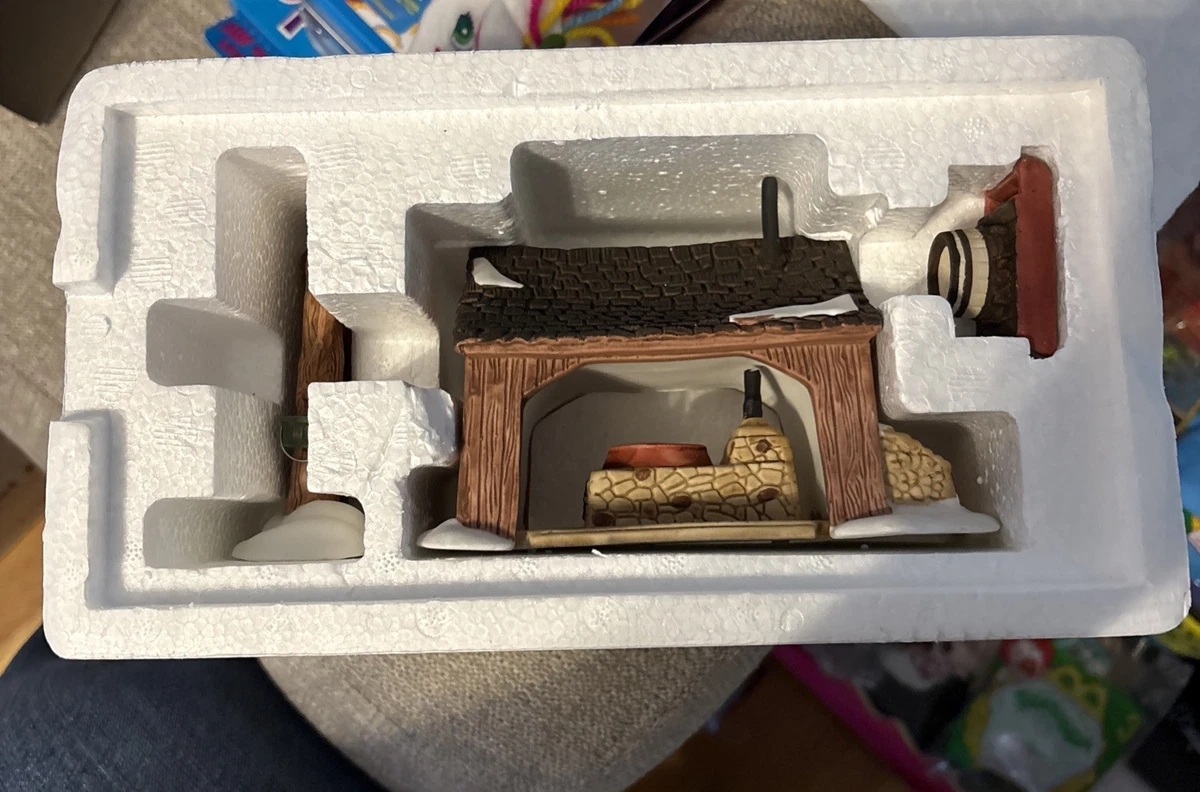 Department 56 Heritage Village Collectible Villages & Houses for