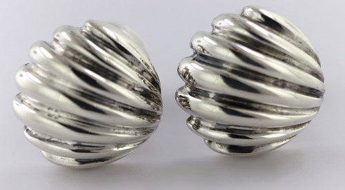Tiffany & Co., Sterling Silver Shell Barbell Cufflinks - Picture 7 of 9