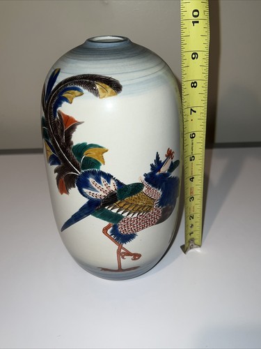 Japanese vase with a Colourful roaster Signed - Picture 9 of 9