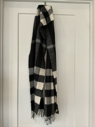 Authentischer Burberry karierter Kaschmirschal (schwarz und weiß) - von Kindness Calloway - Bild 8 von 16
