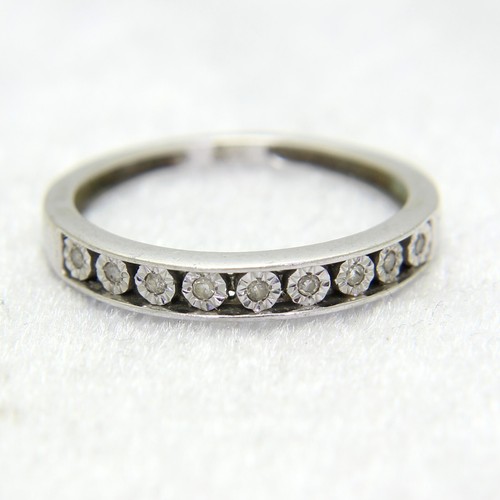 Bonito anillo de oro blanco de 9 quilates con media eternidad de diamantes talla N ~ 6 3/4 - Imagen 4 de 8