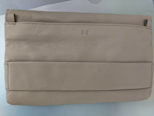 SKAGEN DENMARK GENUINE LEATHER HANDBAG SIZE 13X21CM RRP $125.00 STUNNING NEW/TAG - Picture 7 of 12