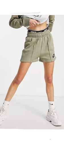 Nike fleece shorts women size large. New - Picture 2 of 3